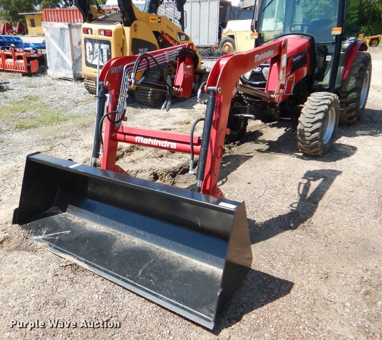 image for item HY9303 Mahindra 2538  MFWD tractor