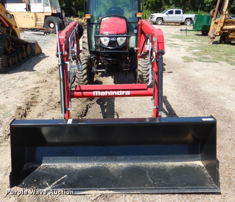 image for item HY9303 Mahindra 2538  MFWD tractor