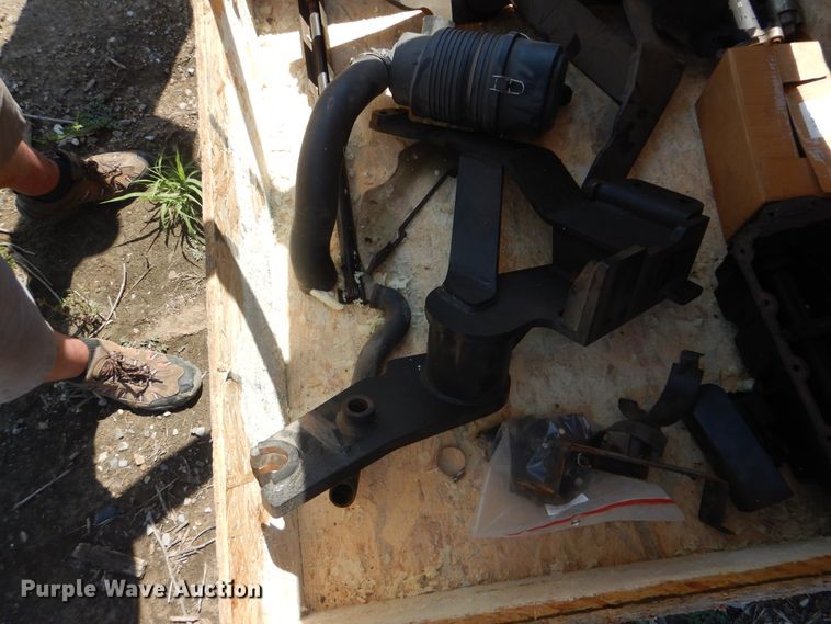 image for item HY9303 Mahindra 2538  MFWD tractor