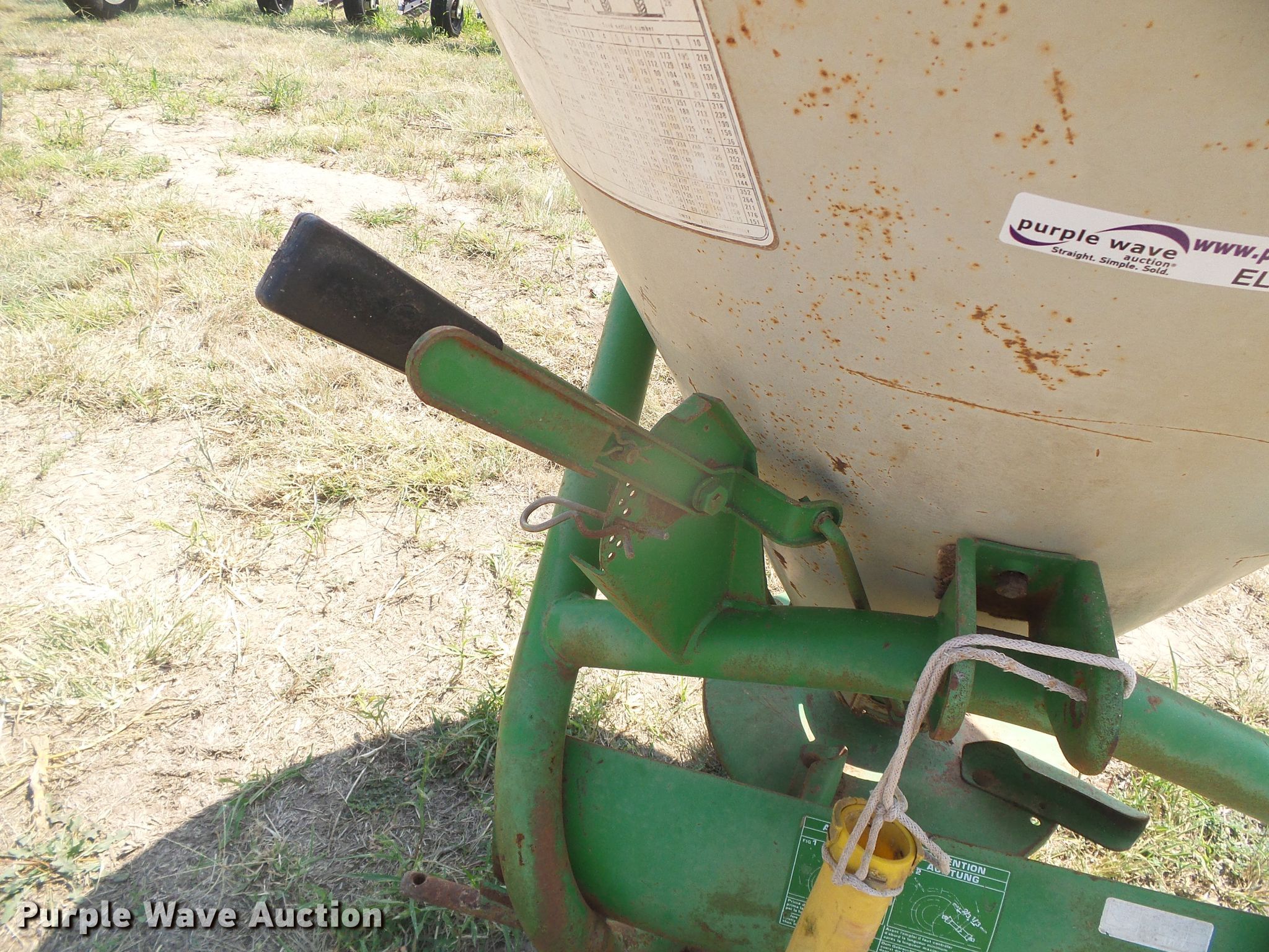 Omab 700 spreader in Sublette, KS Item EL9224 sold Purple Wave