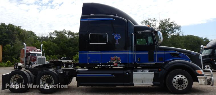 image for item DF5295 2011 Peterbilt 386  semi truck