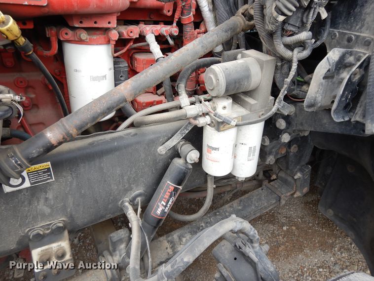 image for item DF5295 2011 Peterbilt 386  semi truck