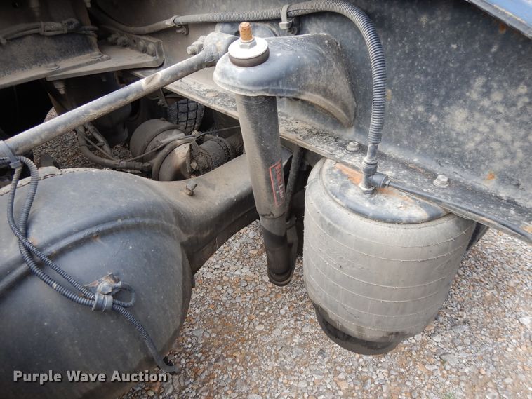 image for item DF5295 2011 Peterbilt 386  semi truck