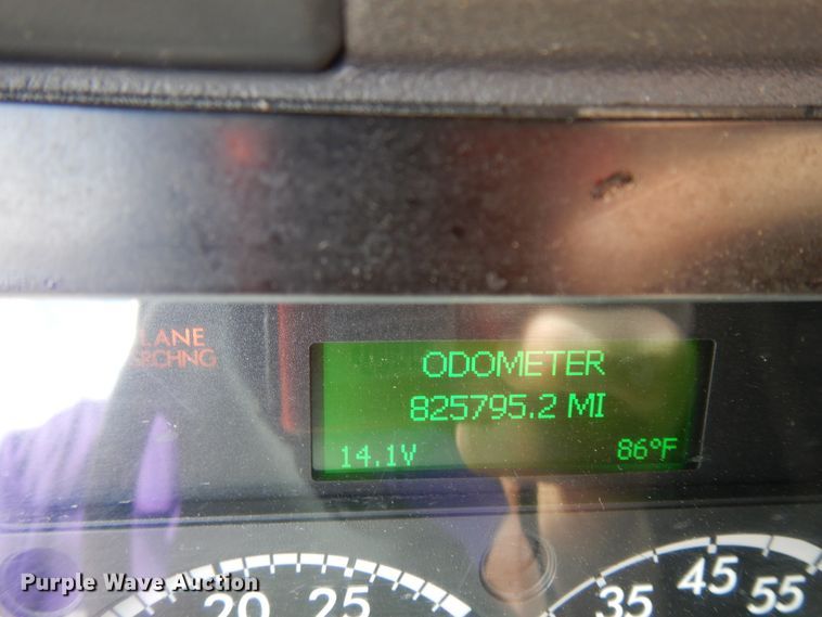 image for item DF5296 2016 Freightliner Cascadia  semi truck