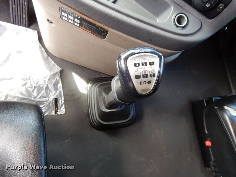 image for item DF5296 2016 Freightliner Cascadia  semi truck