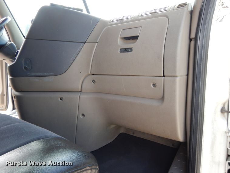 image for item DF5296 2016 Freightliner Cascadia  semi truck