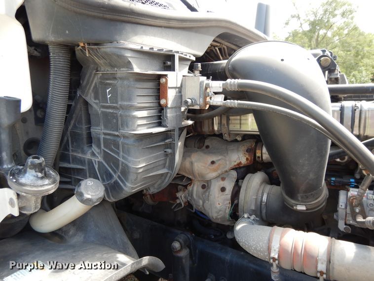 image for item DF5296 2016 Freightliner Cascadia  semi truck