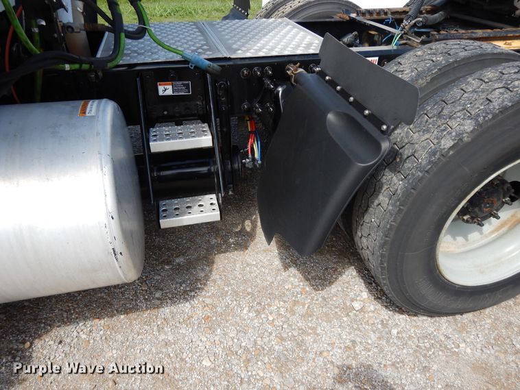 image for item DF5296 2016 Freightliner Cascadia  semi truck