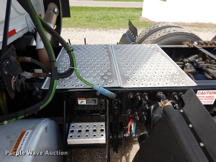 image for item DF5296 2016 Freightliner Cascadia  semi truck