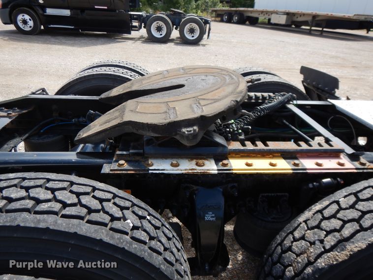 image for item DF5296 2016 Freightliner Cascadia  semi truck