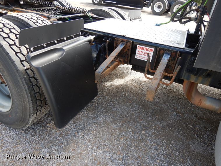 image for item DF5296 2016 Freightliner Cascadia  semi truck