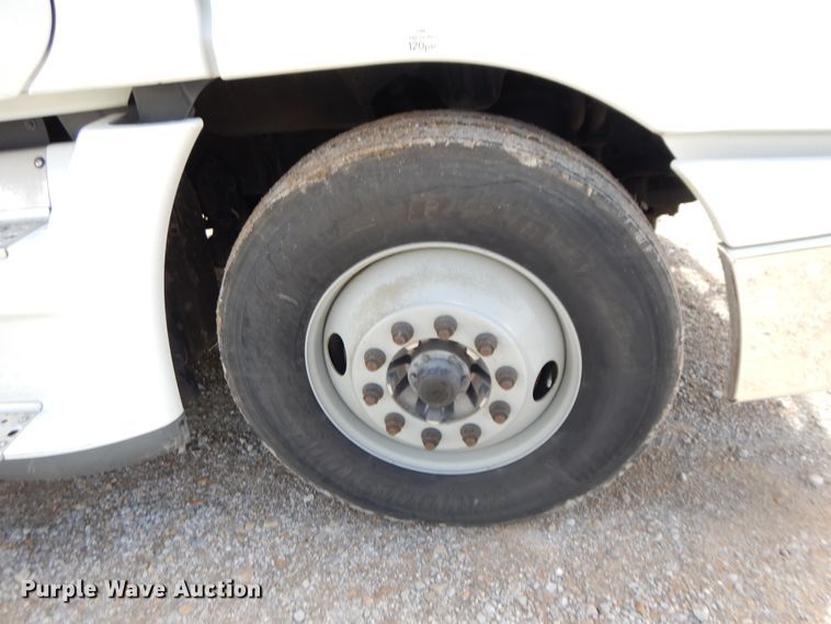 image for item DF5296 2016 Freightliner Cascadia  semi truck