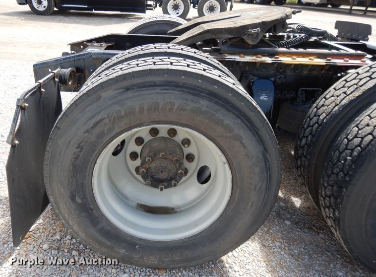 image for item DF5296 2016 Freightliner Cascadia  semi truck