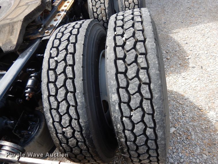 image for item DF5296 2016 Freightliner Cascadia  semi truck