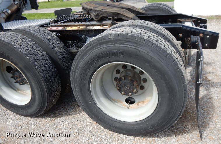 image for item DF5296 2016 Freightliner Cascadia  semi truck