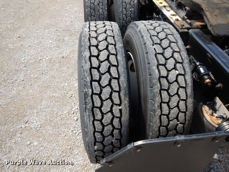 image for item DF5296 2016 Freightliner Cascadia  semi truck