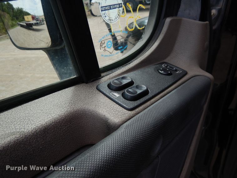 image for item DF5297 2014 Freightliner Cascadia  semi truck