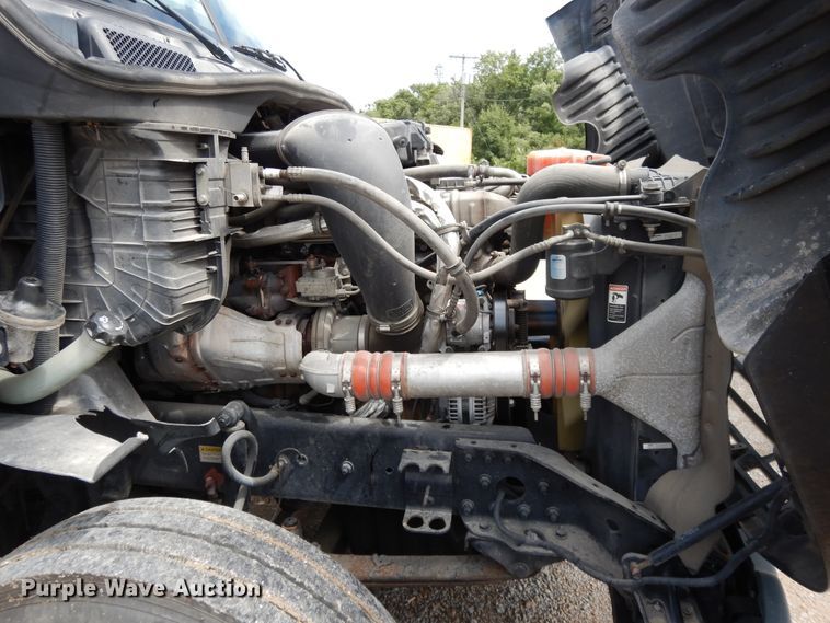 image for item DF5297 2014 Freightliner Cascadia  semi truck