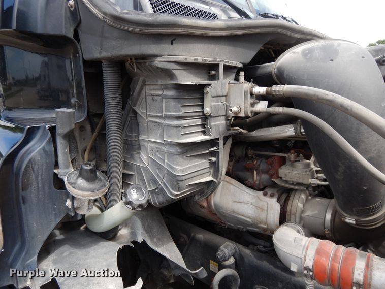 image for item DF5297 2014 Freightliner Cascadia  semi truck