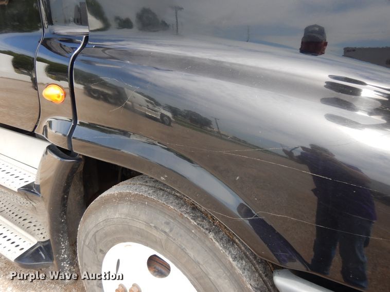 image for item DF5297 2014 Freightliner Cascadia  semi truck