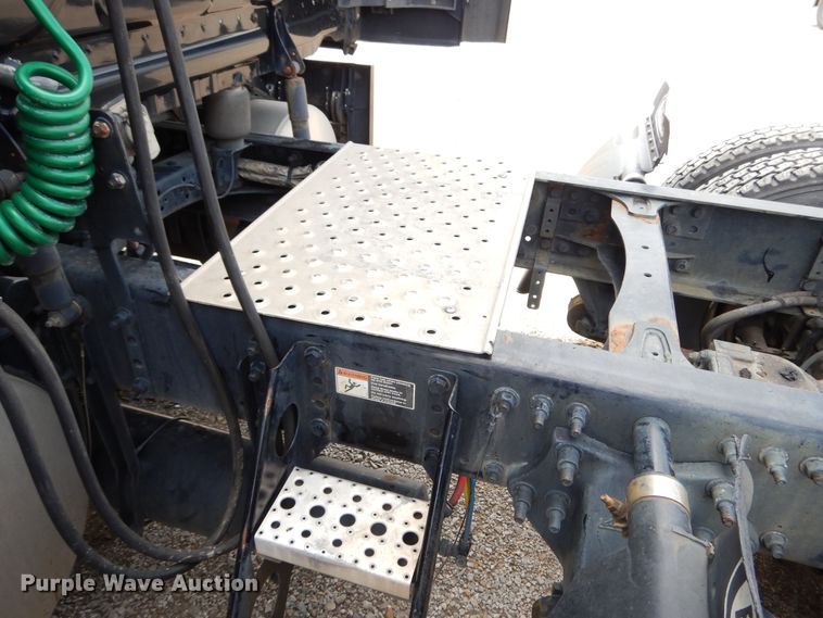 image for item DF5297 2014 Freightliner Cascadia  semi truck