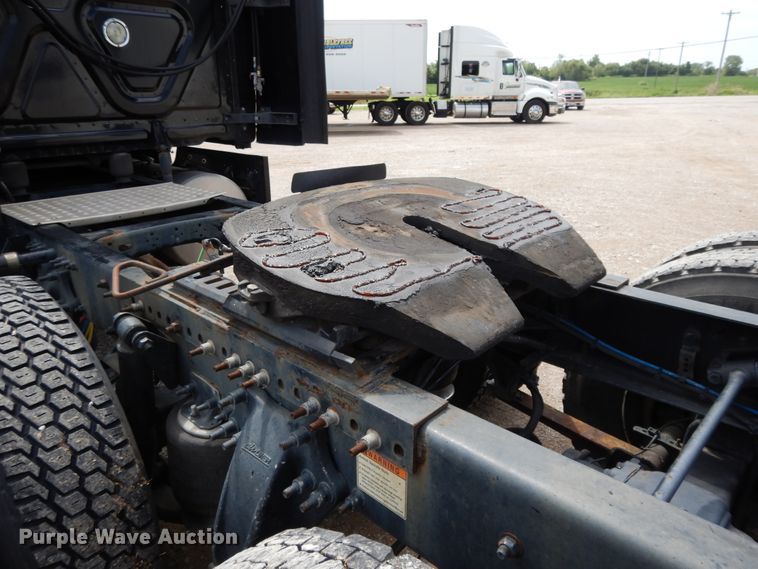 image for item DF5297 2014 Freightliner Cascadia  semi truck