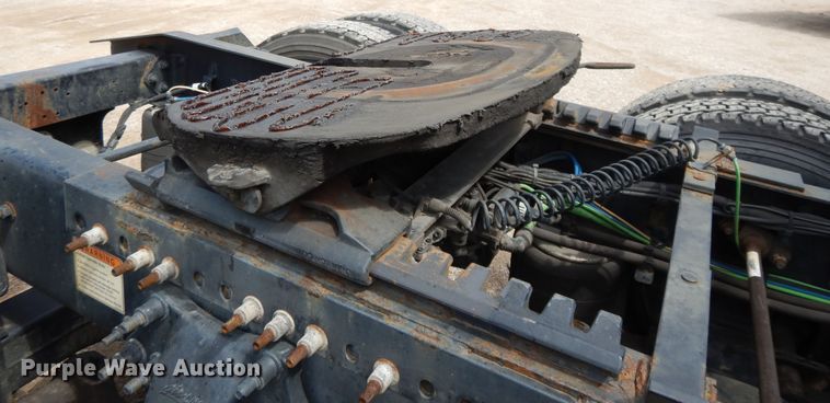 image for item DF5297 2014 Freightliner Cascadia  semi truck