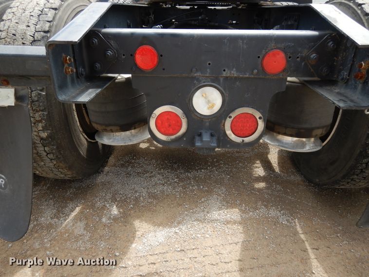 image for item DF5297 2014 Freightliner Cascadia  semi truck