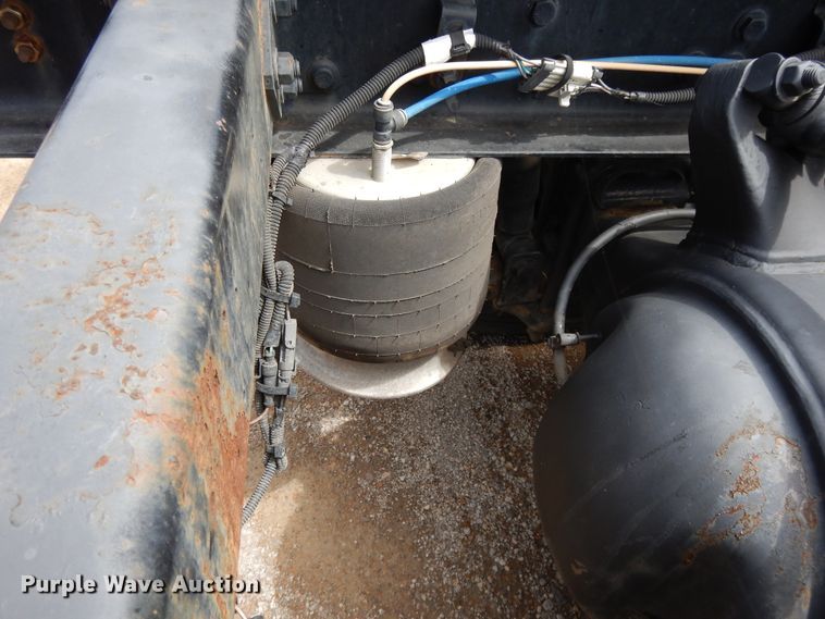 image for item DF5297 2014 Freightliner Cascadia  semi truck