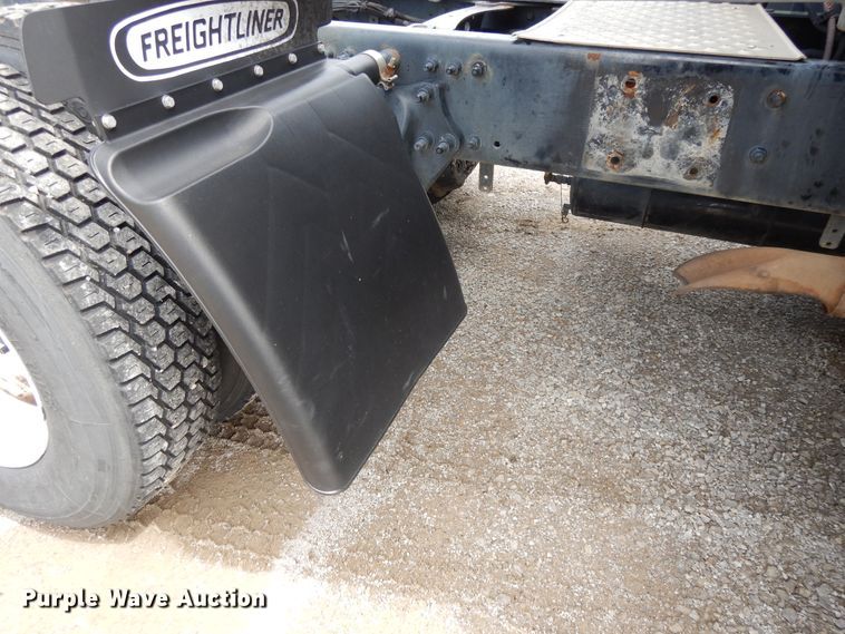 image for item DF5297 2014 Freightliner Cascadia  semi truck