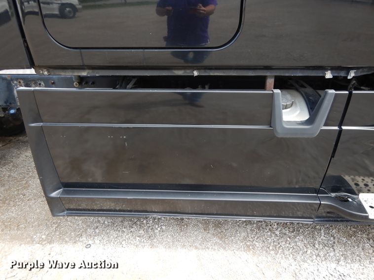 image for item DF5297 2014 Freightliner Cascadia  semi truck