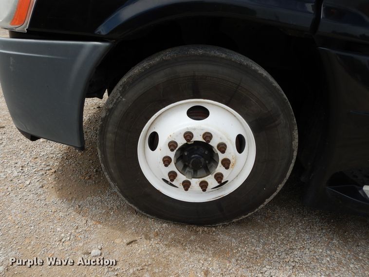 image for item DF5297 2014 Freightliner Cascadia  semi truck