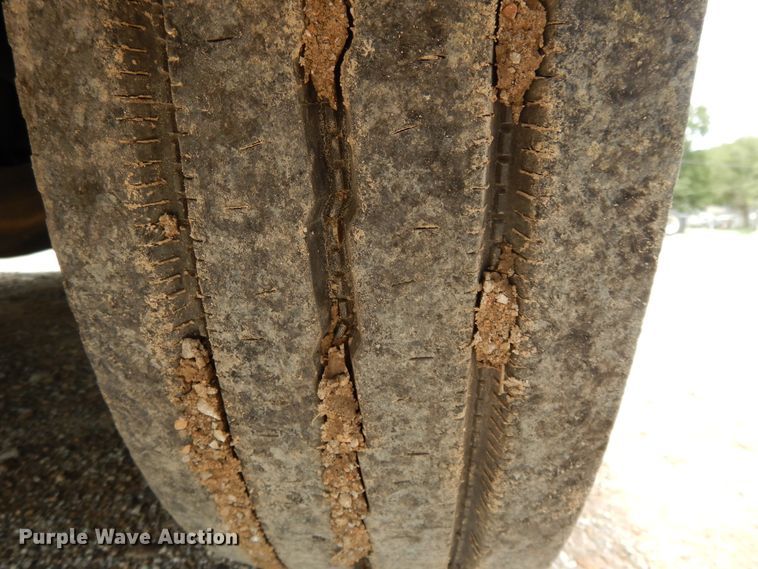 image for item DF5297 2014 Freightliner Cascadia  semi truck