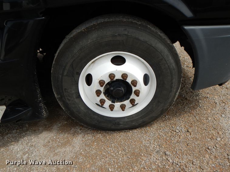 image for item DF5297 2014 Freightliner Cascadia  semi truck