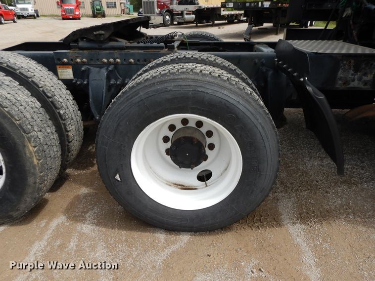 image for item DF5297 2014 Freightliner Cascadia  semi truck