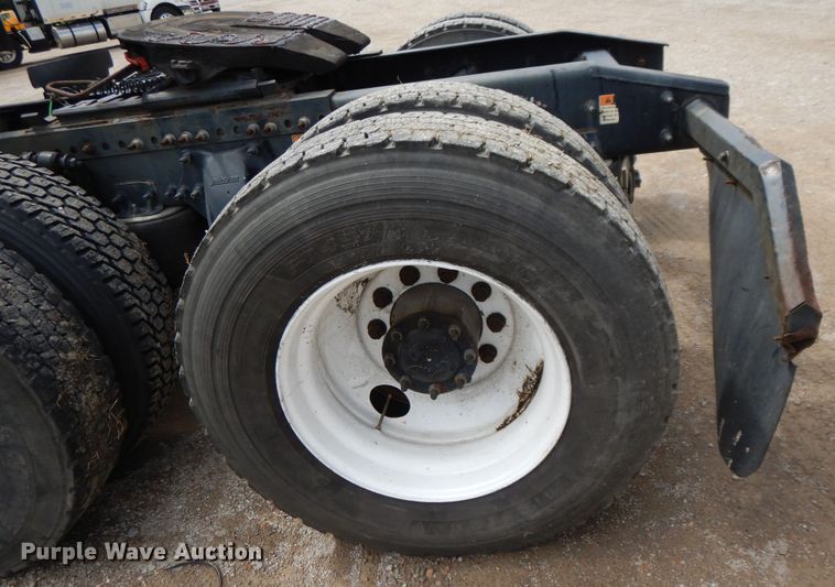 image for item DF5297 2014 Freightliner Cascadia  semi truck