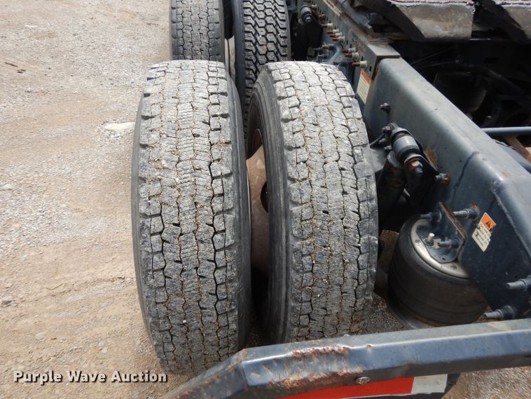 image for item DF5297 2014 Freightliner Cascadia  semi truck