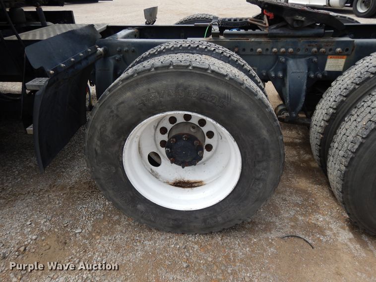 image for item DF5297 2014 Freightliner Cascadia  semi truck