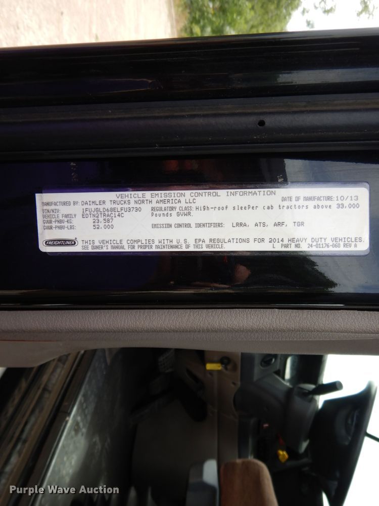 image for item DF5297 2014 Freightliner Cascadia  semi truck