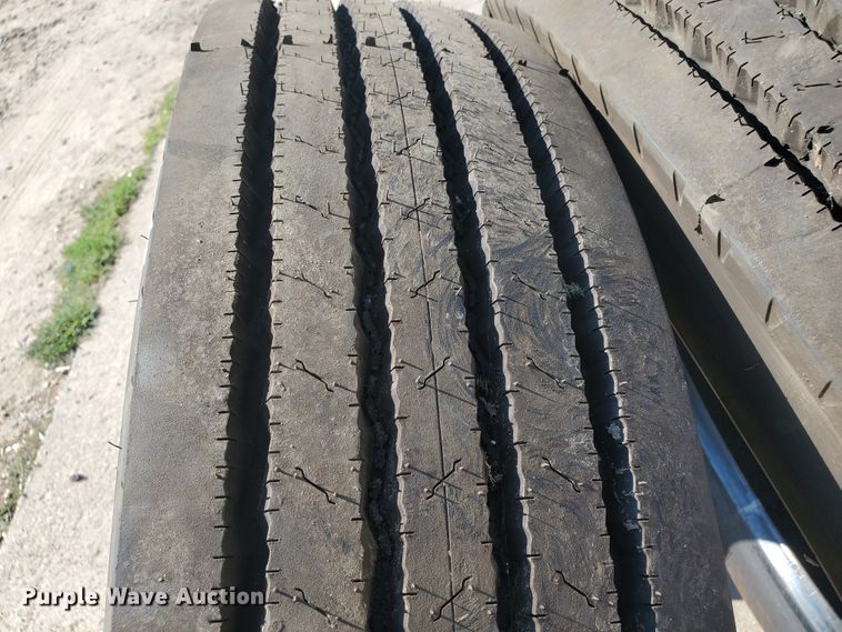 image for item DF5638 (2) Kelly KRH Armorsteel 11R24.5 tires