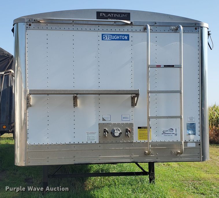 image for item DF5639 2015 Stoughton Platinum Series AHV-421T-AR-S double hopper bottom grain trailer