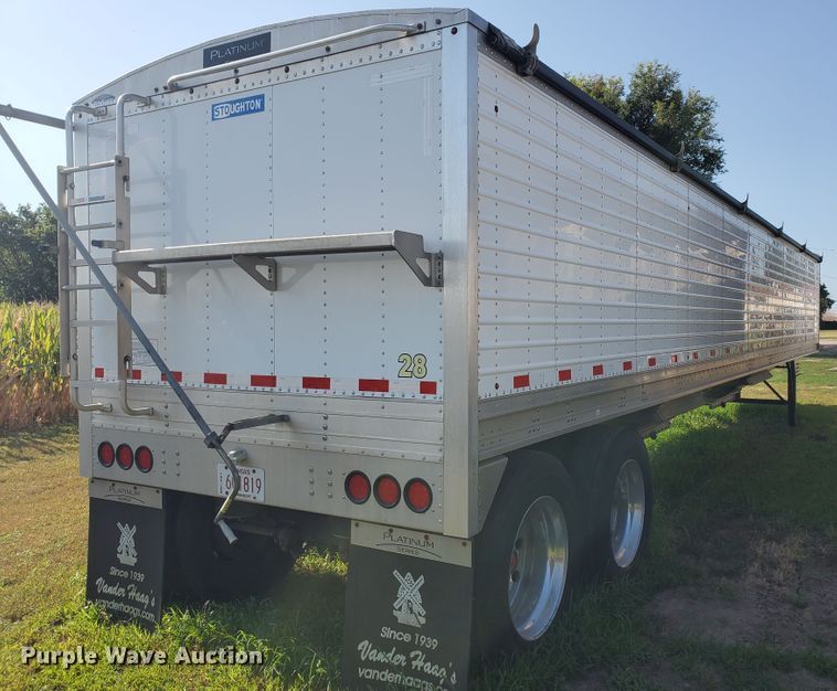 image for item DF5639 2015 Stoughton Platinum Series AHV-421T-AR-S double hopper bottom grain trailer