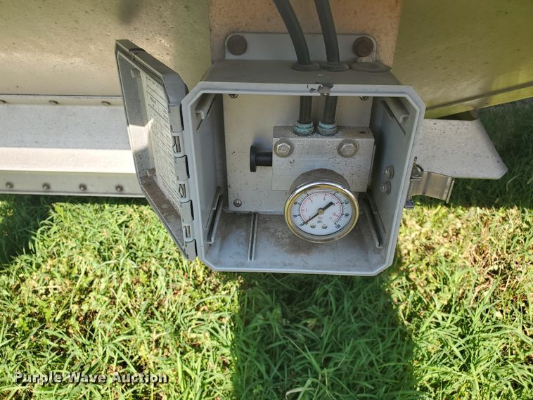 image for item DF5639 2015 Stoughton Platinum Series AHV-421T-AR-S double hopper bottom grain trailer