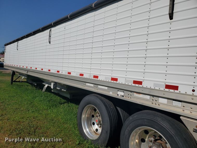 image for item DF5639 2015 Stoughton Platinum Series AHV-421T-AR-S double hopper bottom grain trailer
