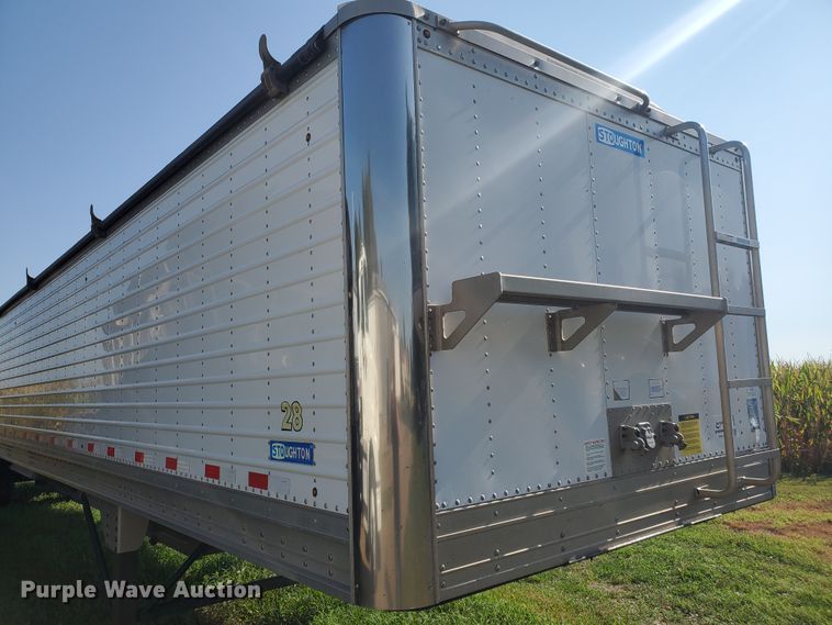 image for item DF5639 2015 Stoughton Platinum Series AHV-421T-AR-S double hopper bottom grain trailer