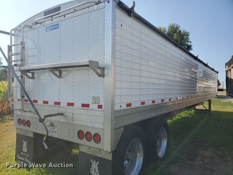 image for item DF5639 2015 Stoughton Platinum Series AHV-421T-AR-S double hopper bottom grain trailer