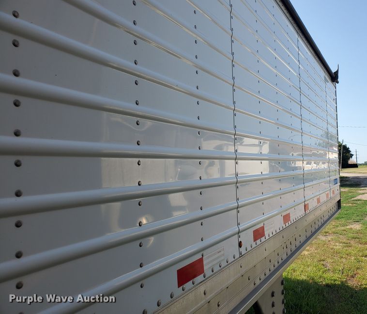 image for item DF5639 2015 Stoughton Platinum Series AHV-421T-AR-S double hopper bottom grain trailer