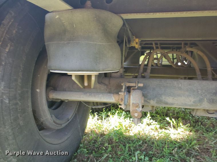 image for item DF5639 2015 Stoughton Platinum Series AHV-421T-AR-S double hopper bottom grain trailer