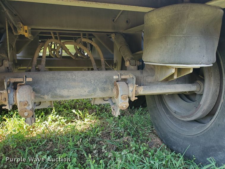 image for item DF5639 2015 Stoughton Platinum Series AHV-421T-AR-S double hopper bottom grain trailer