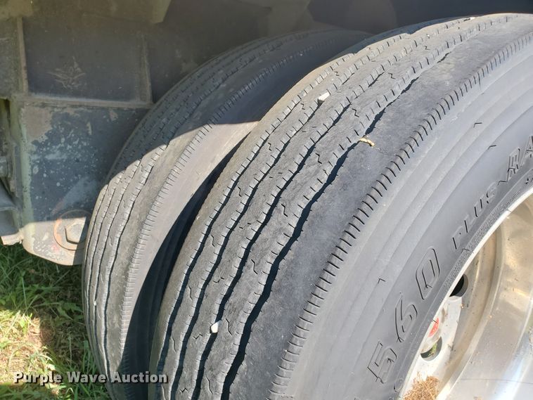 image for item DF5639 2015 Stoughton Platinum Series AHV-421T-AR-S double hopper bottom grain trailer